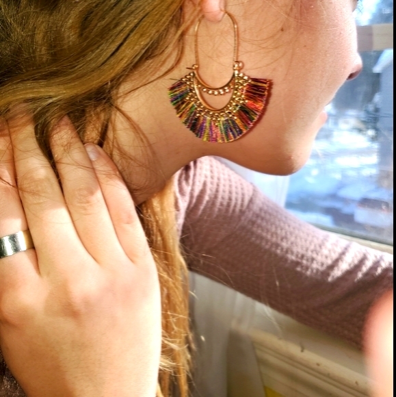 Fan Tassel Earrings NWOT - Picture 2 of 5